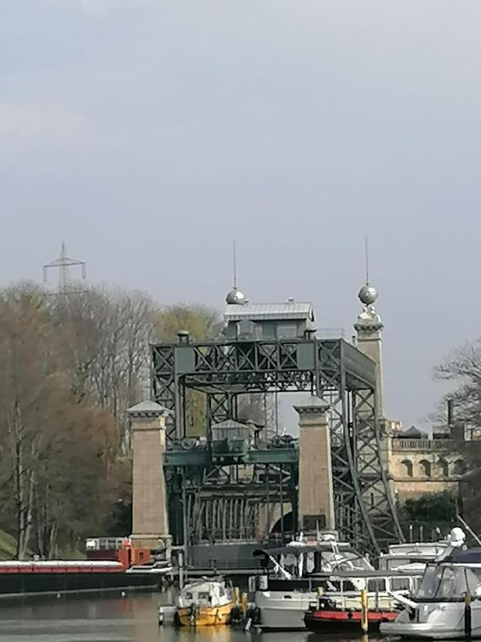 Haus Lupo Am Kanal Castrop-Rauxel Exteriör bild