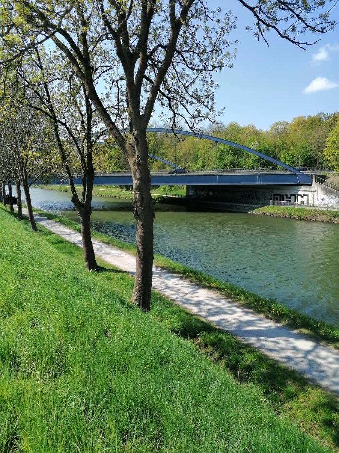 Haus Lupo Am Kanal Castrop-Rauxel Exteriör bild